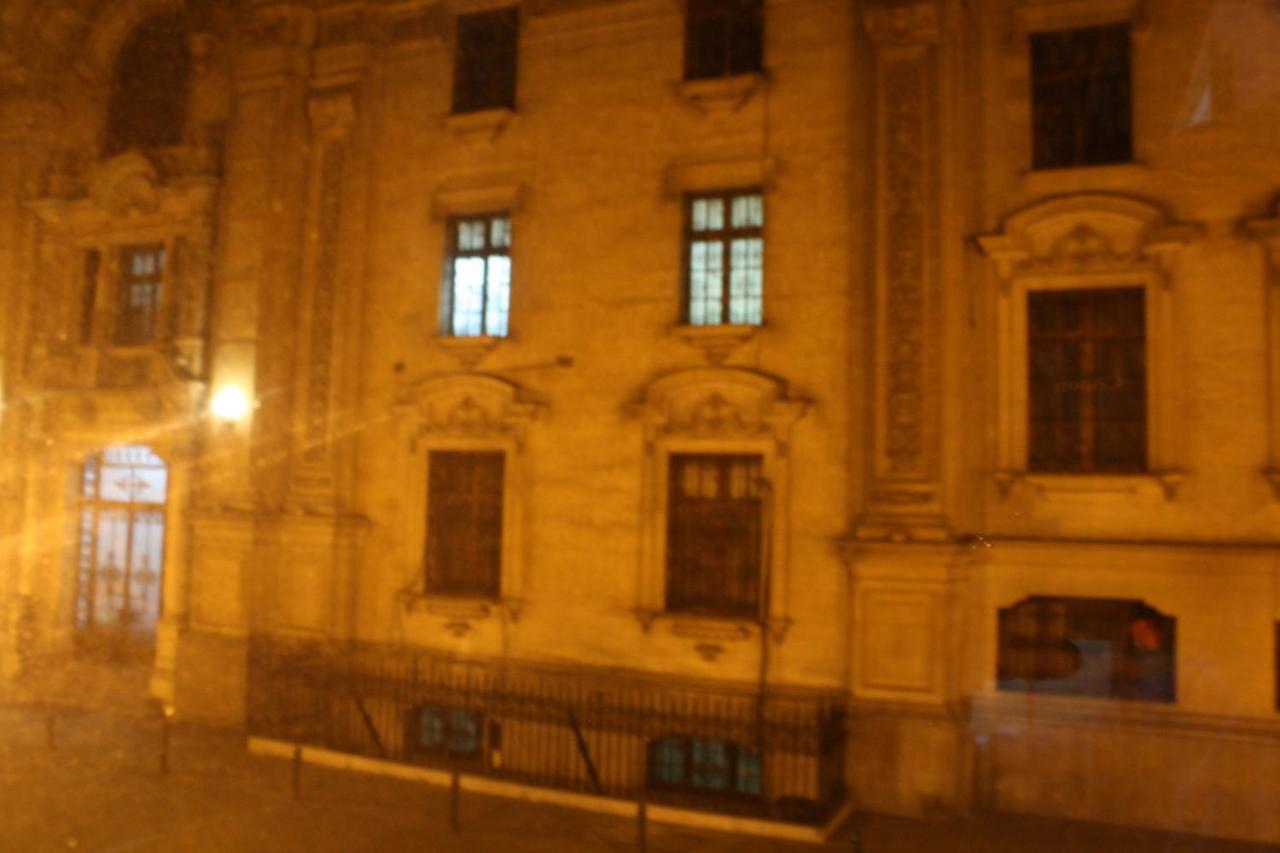Main Square Lima Exterior foto